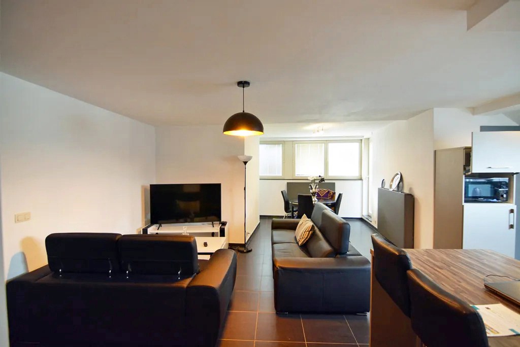 Modern appartement met 2 slpks, balkon en parking. 