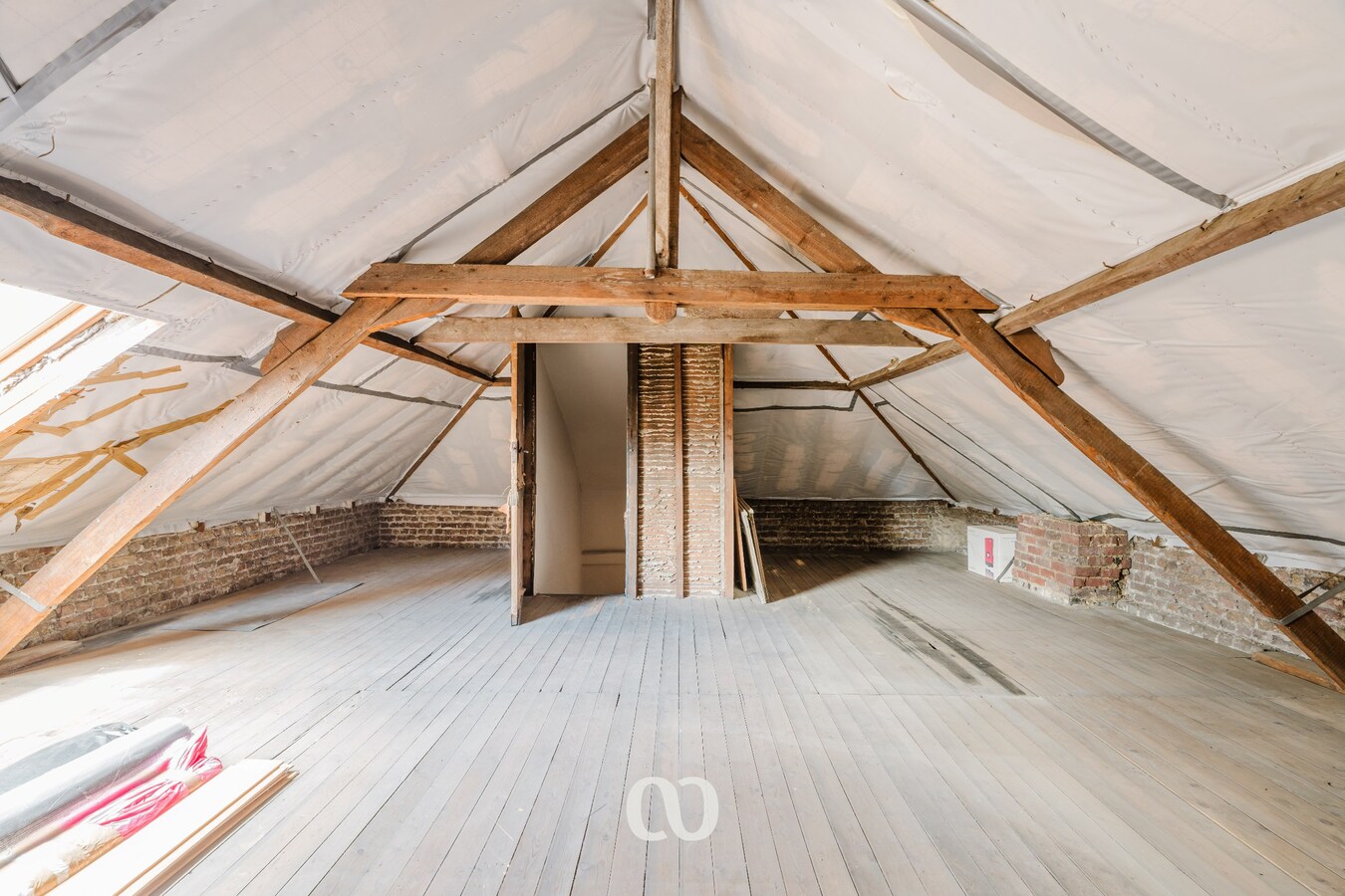 Ruim herenhuis met 8 slaapkamers en tuin in het centrum van Oudenaarde 