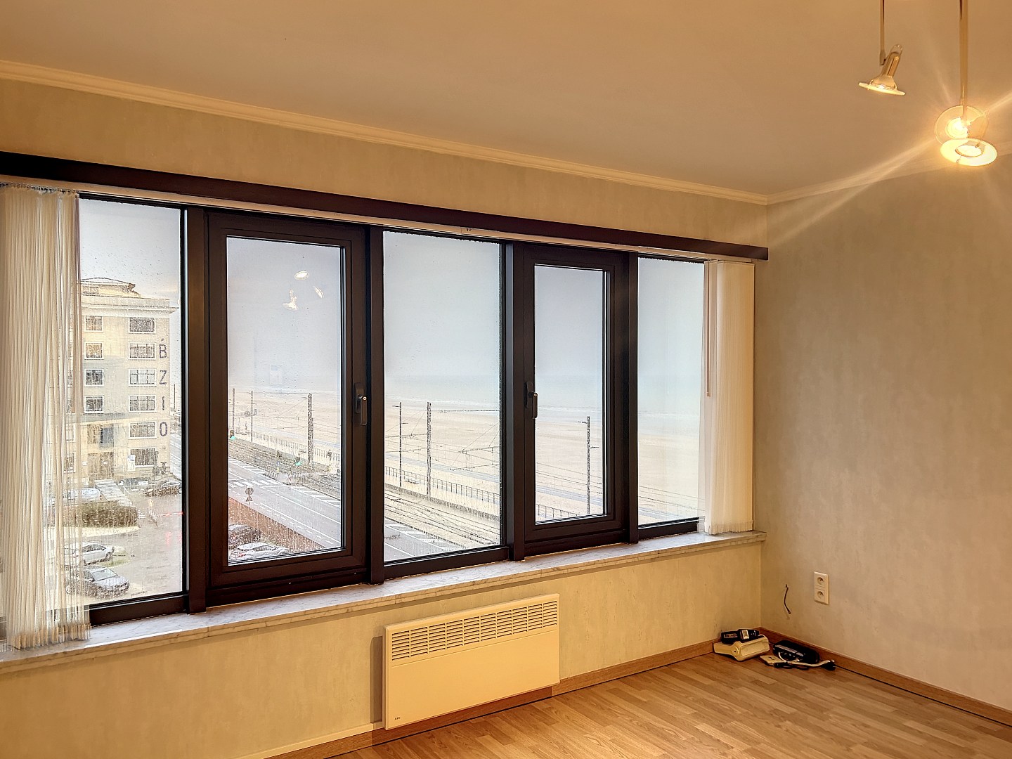 INSTAPKLAAR 1 SLPK APP MET OPEN ZICHT OP ZEE 