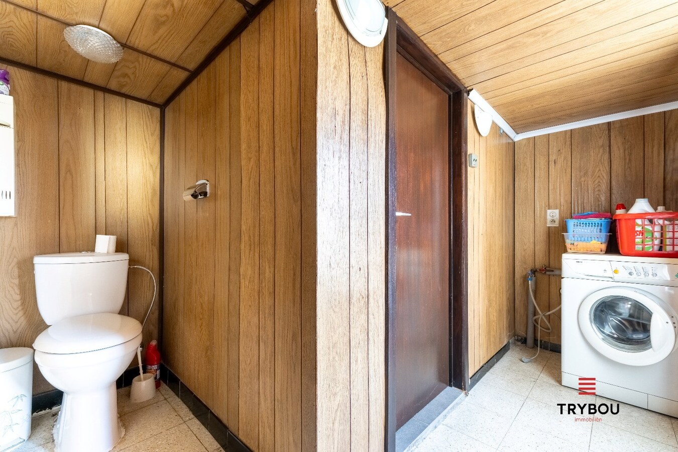 Verrassend ruime woning aan de rand van Houthulst op ruim perceel van 720m². 