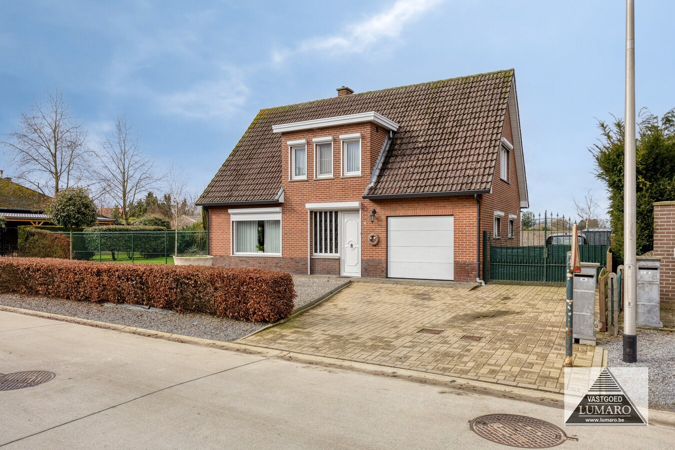 Landelijk gelegen goed onderhouden vrijstaande woning 