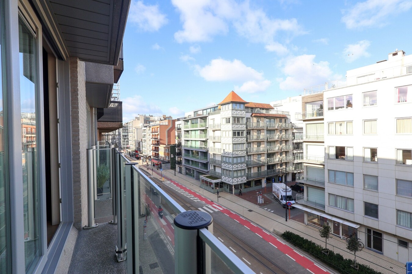 Modern appartement met eigen parkeerplaats nabij het strand Oostduinkerke 