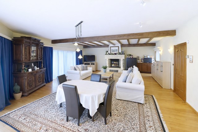 Opbrengsteigendom bestaande uit 3 appartementen + handelsgelijkvloers gelegen in het centrum 