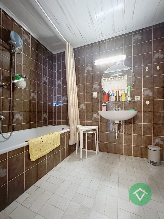 Woning met 3 slaapkamers en garage te Eernegem 