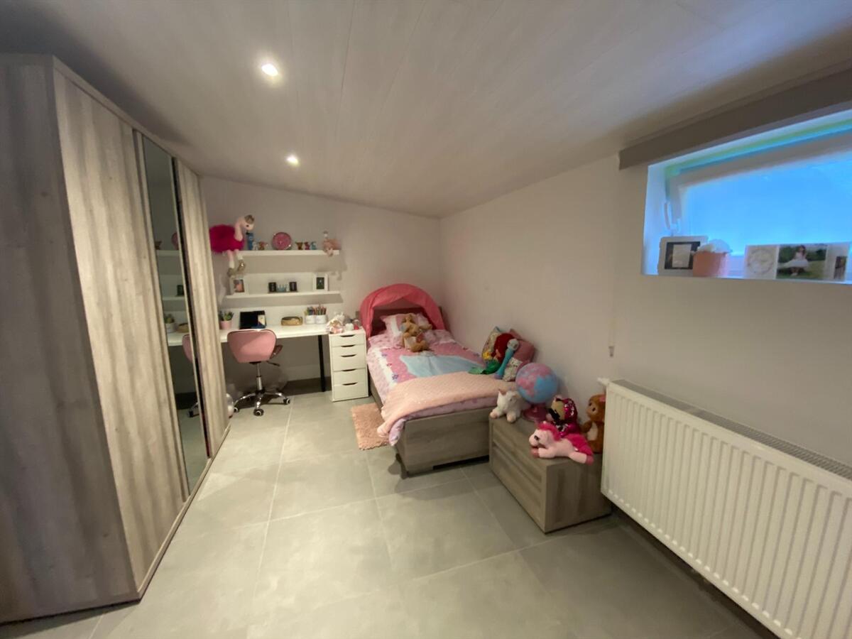 Volledig gerenoveerde, vrijstaande woning met 2 slaapkamers 