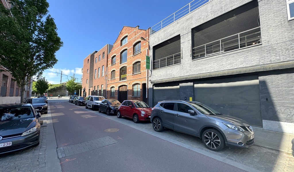 Kantoren en showrooms te huur in loftgebouw te Antwerpen