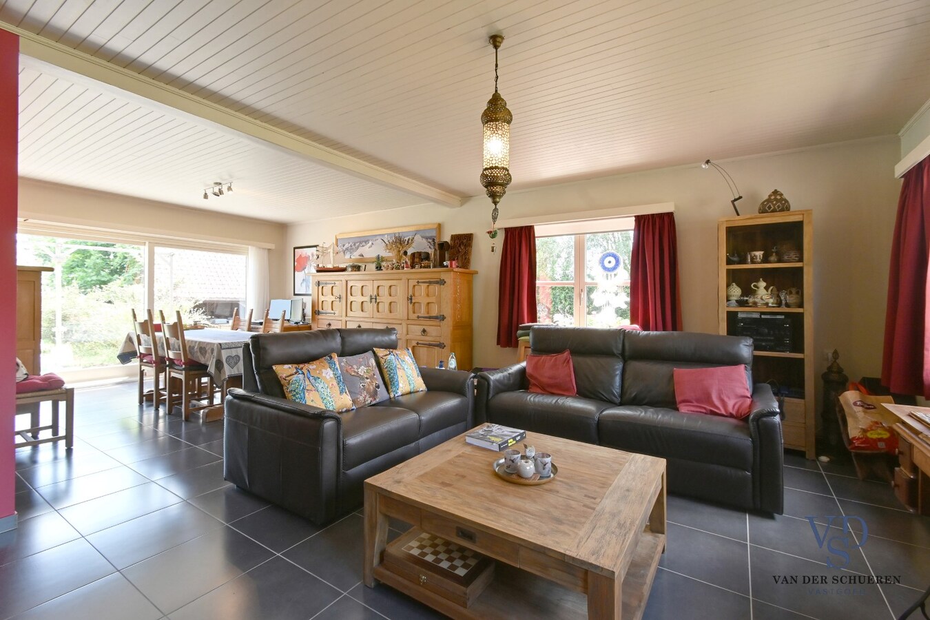 Halfopen woning in het groene Dikkelvenne 