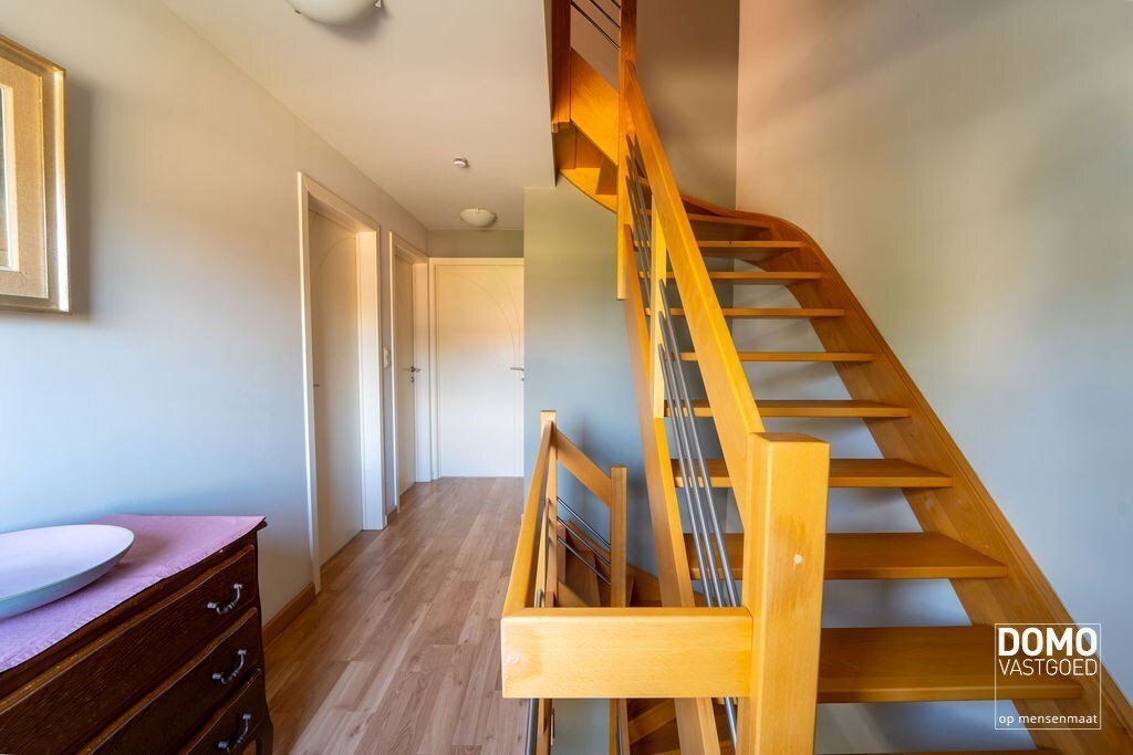 Ruime villa met paardenaccommodatie en wedstrijdstal gelegen te Herk-de-Stad - EPC-label: B - Bewoonbare vloeroppervlakte: 296m² 