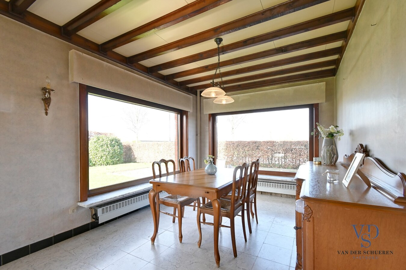 Te renoveren eigendom op gunstige ligging 