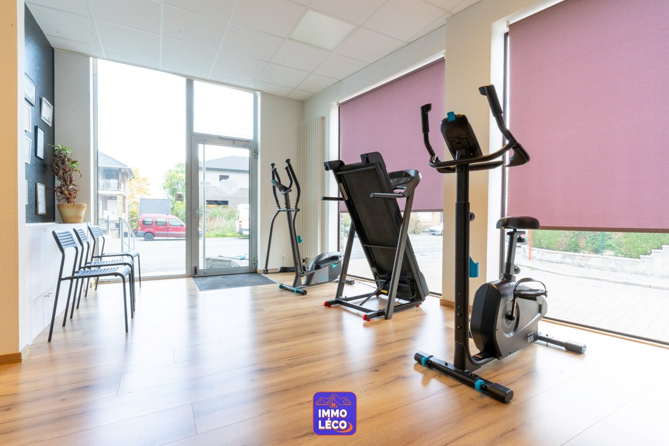 Espace commercial idéal pour bureaux, profession libérale, indépendants divers, commerce, etc... 