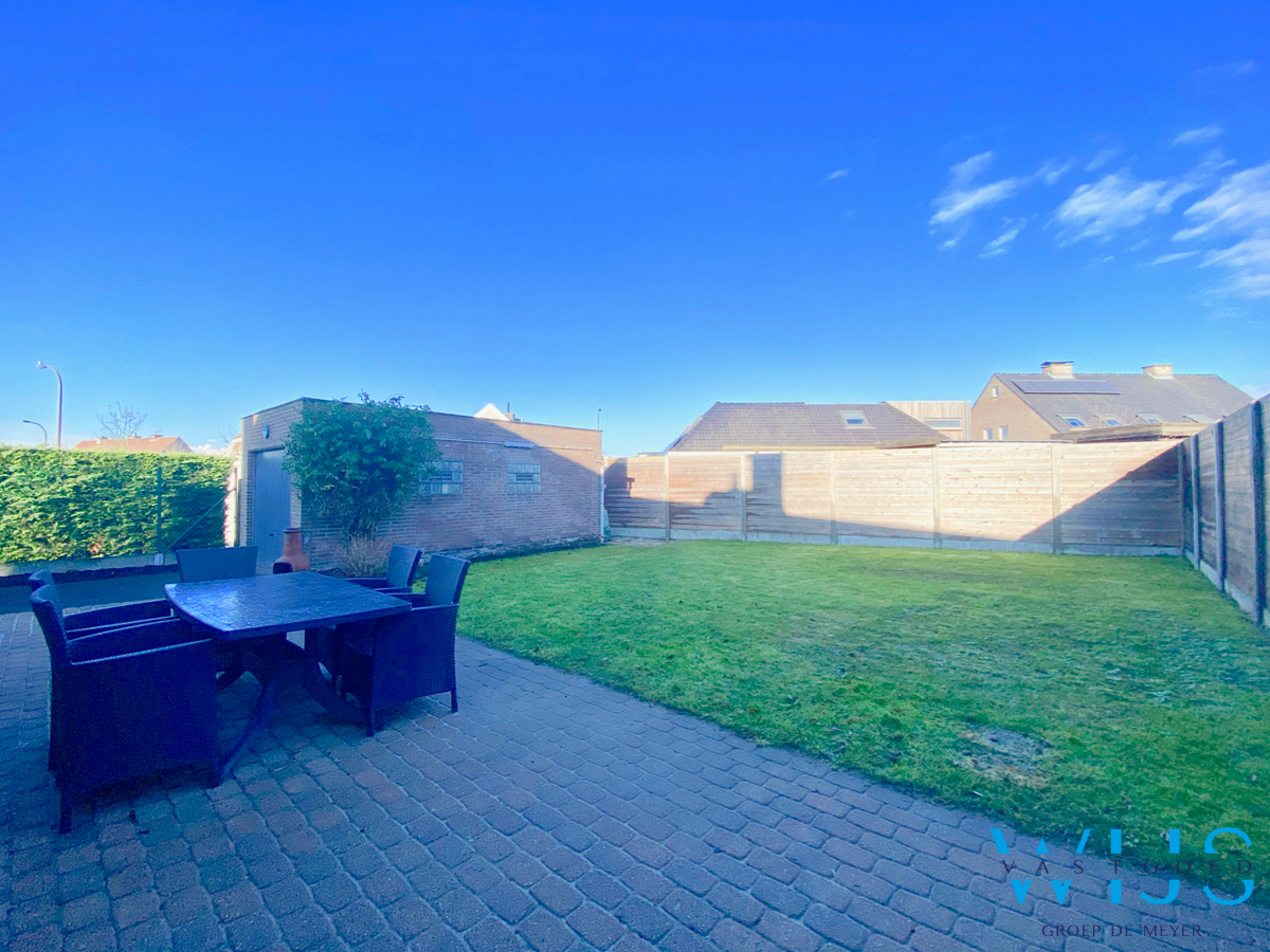 Instapklare woning in een rustige woonwijk te ERTVELDE! 