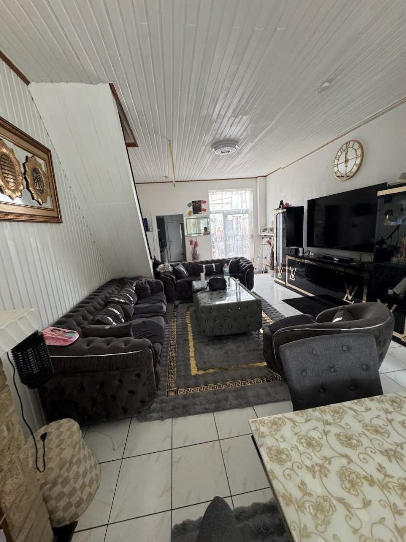 Op te frissen rijwoning 