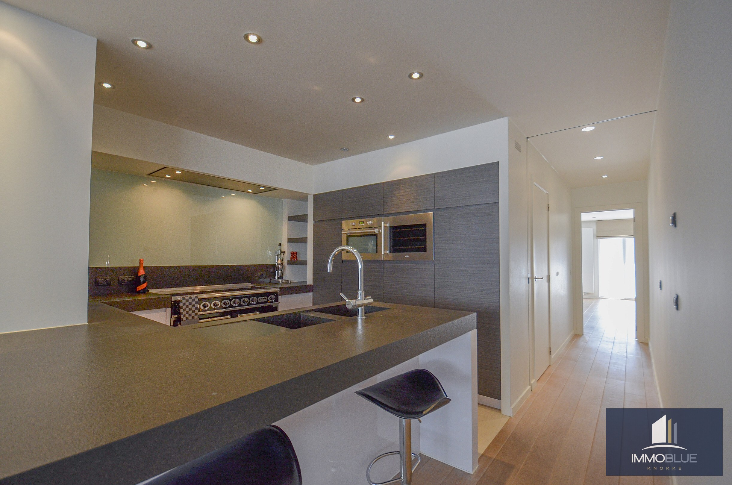Topaanbieding – Uitzonderlijk ruim appartement gelegen in een stijlvolle residentie. 
