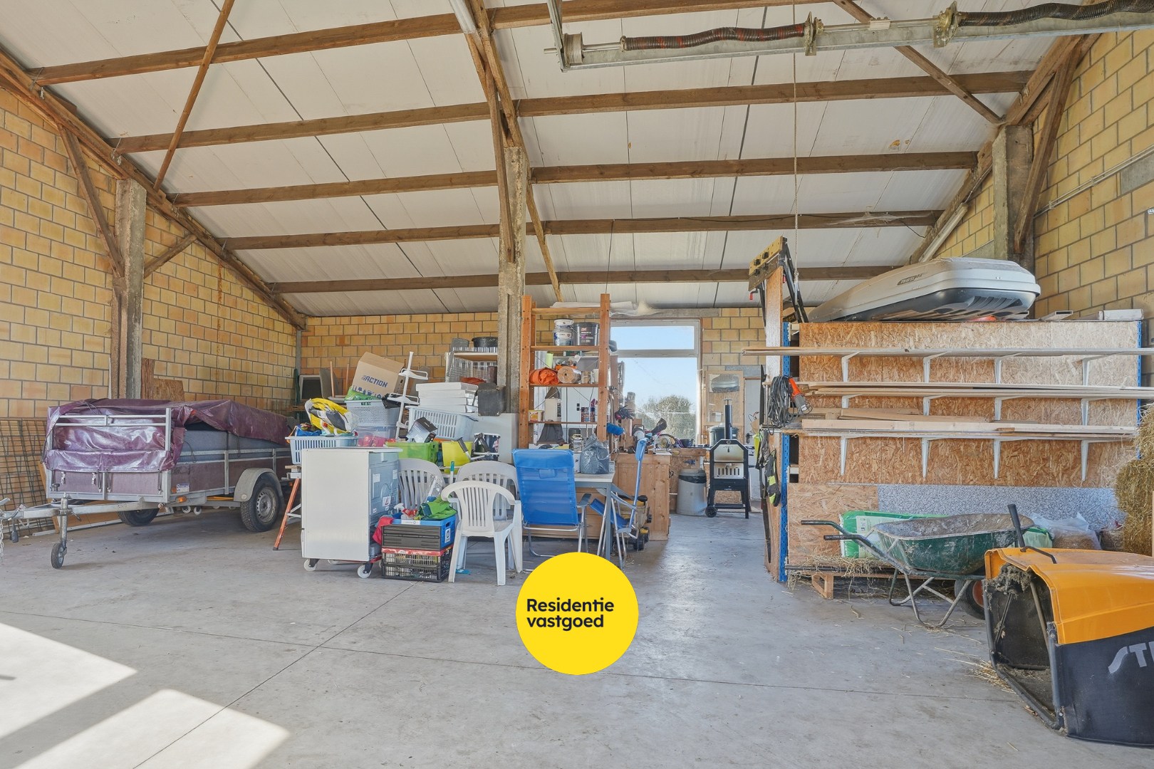 Landelijk gelegen villa met loods in Aartrijke 