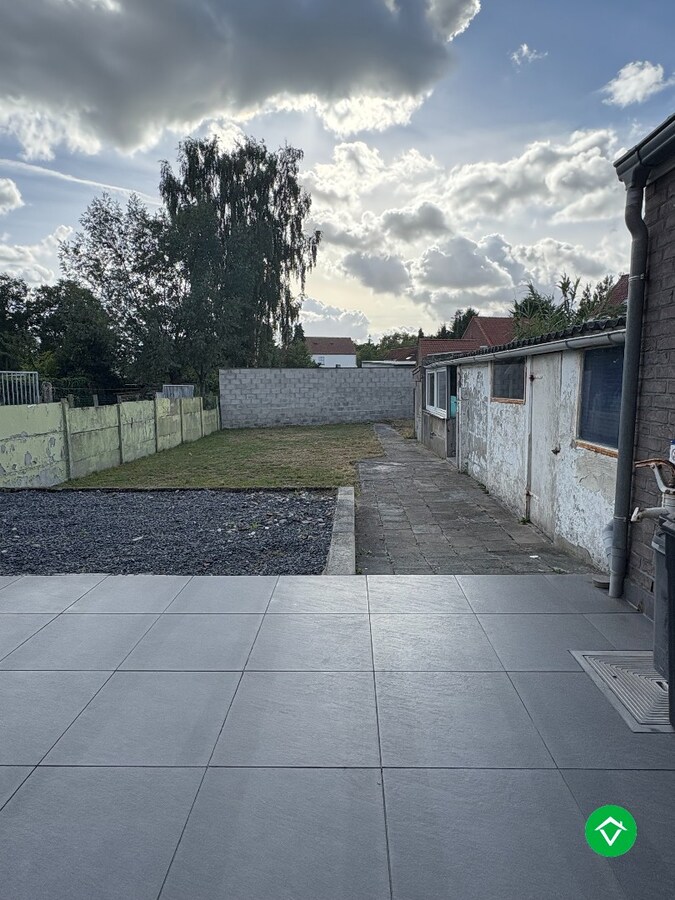 Halfopen bebouwing in Oudenburg (Ettelgem) met 4 slaapkamers en tuin 