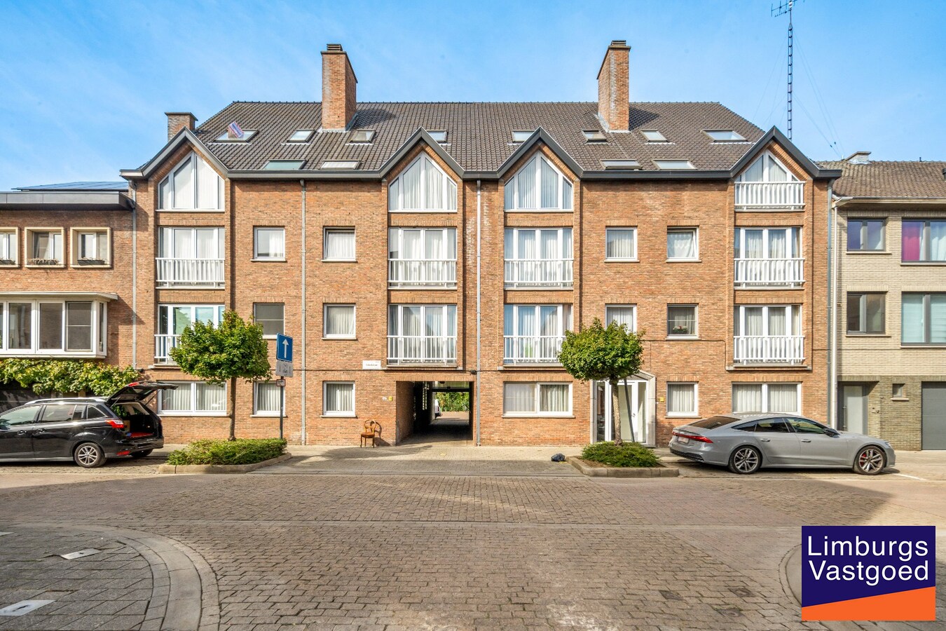 Gelijkvloers appartement, 78 m², 2 slpk, ruim terras, autostaanplaats 