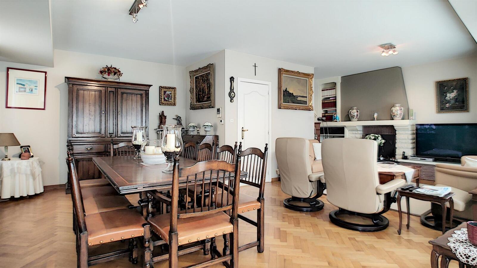 Magnifieke hoekwoning met garage - Heist 