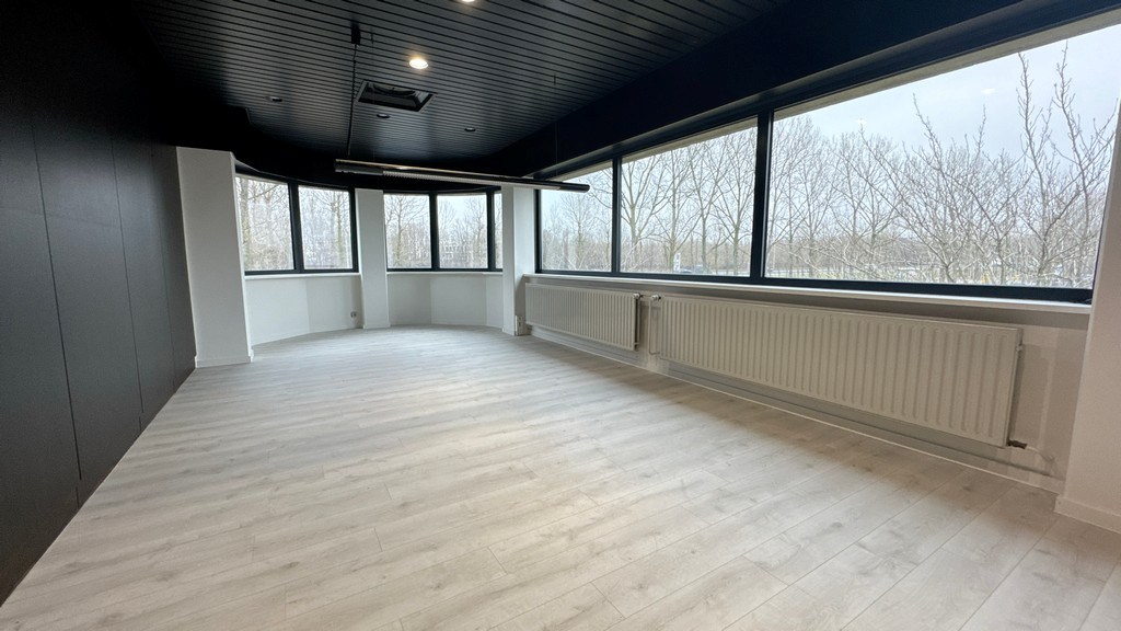 Logistiek bedrijfspand te huur nabij E19 in Mechelen-Noord