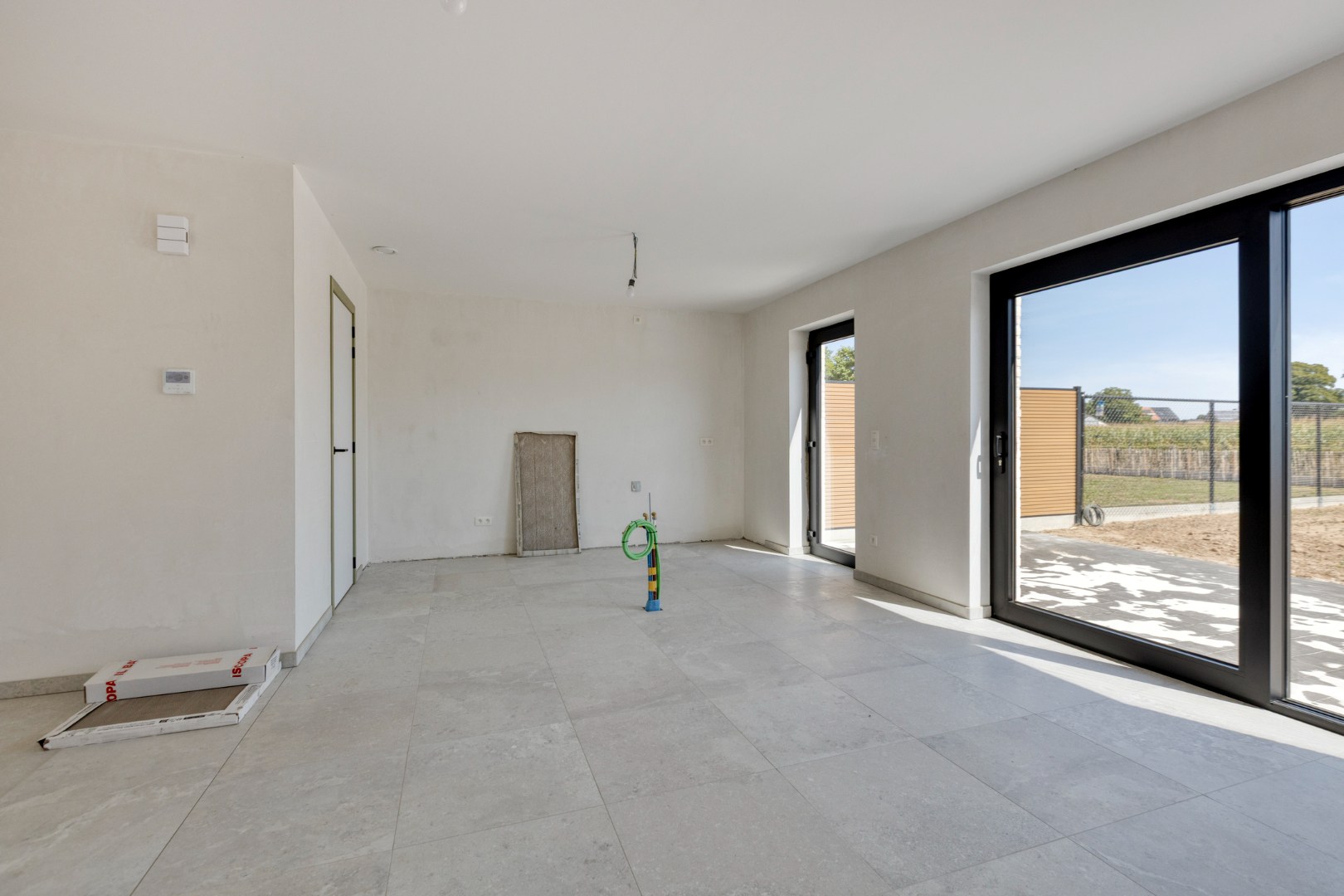 Nieuwbouw-woning in landelijke stijl met 3 slpk op 3 a 82 ca. 