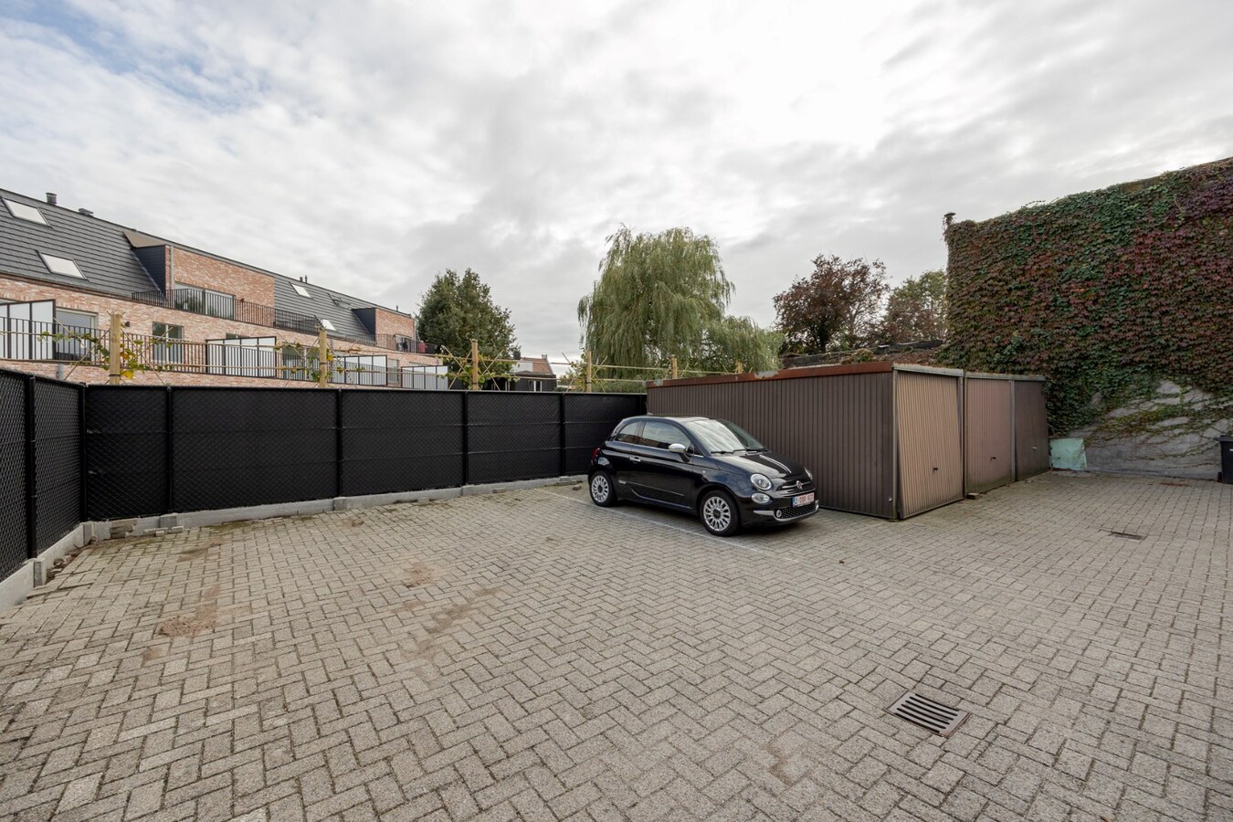 Volledig gerenoveerd dakappartement in centrum Sint-Antonius 