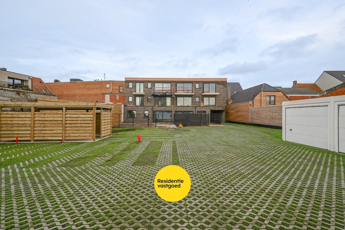 Te koop garage - Oudenburg