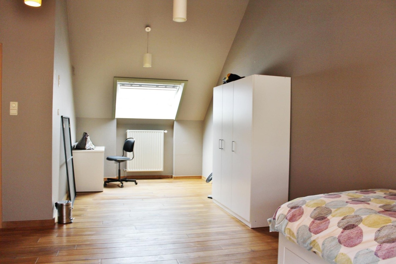 Ruime stadswoning met 2 slaapkamers en garage 