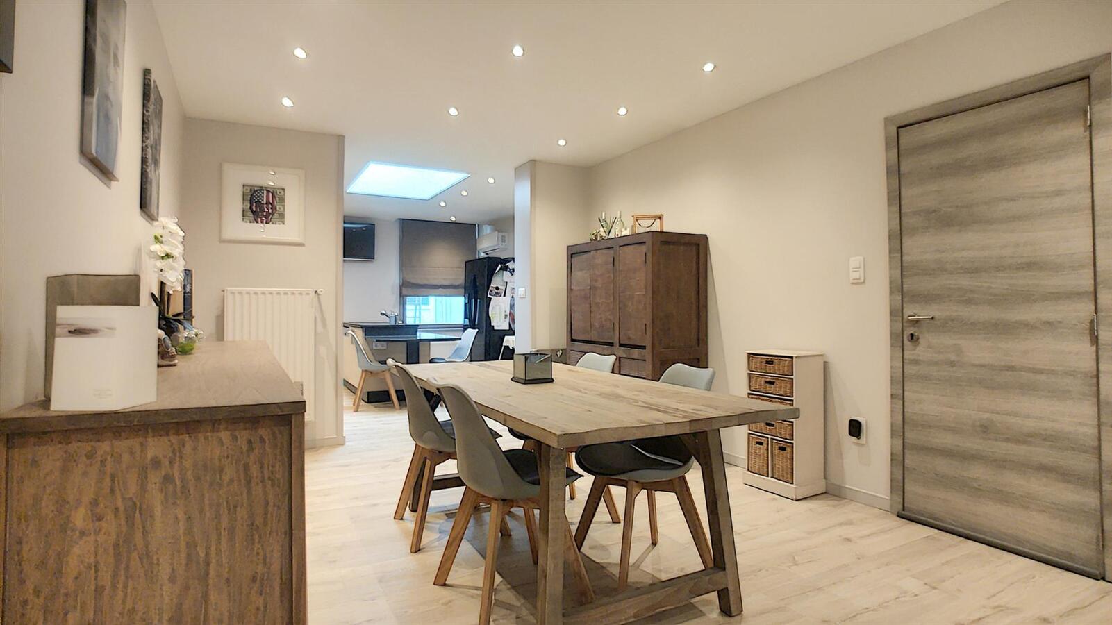 Knap gerenoveerde woning met dubbele garage - Heist 