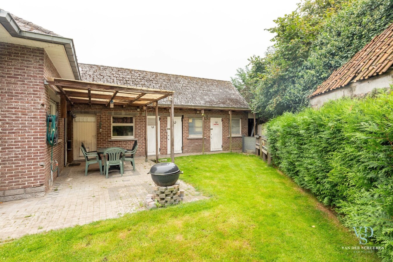 Degelijke, goed gelegen gezinswoning. 