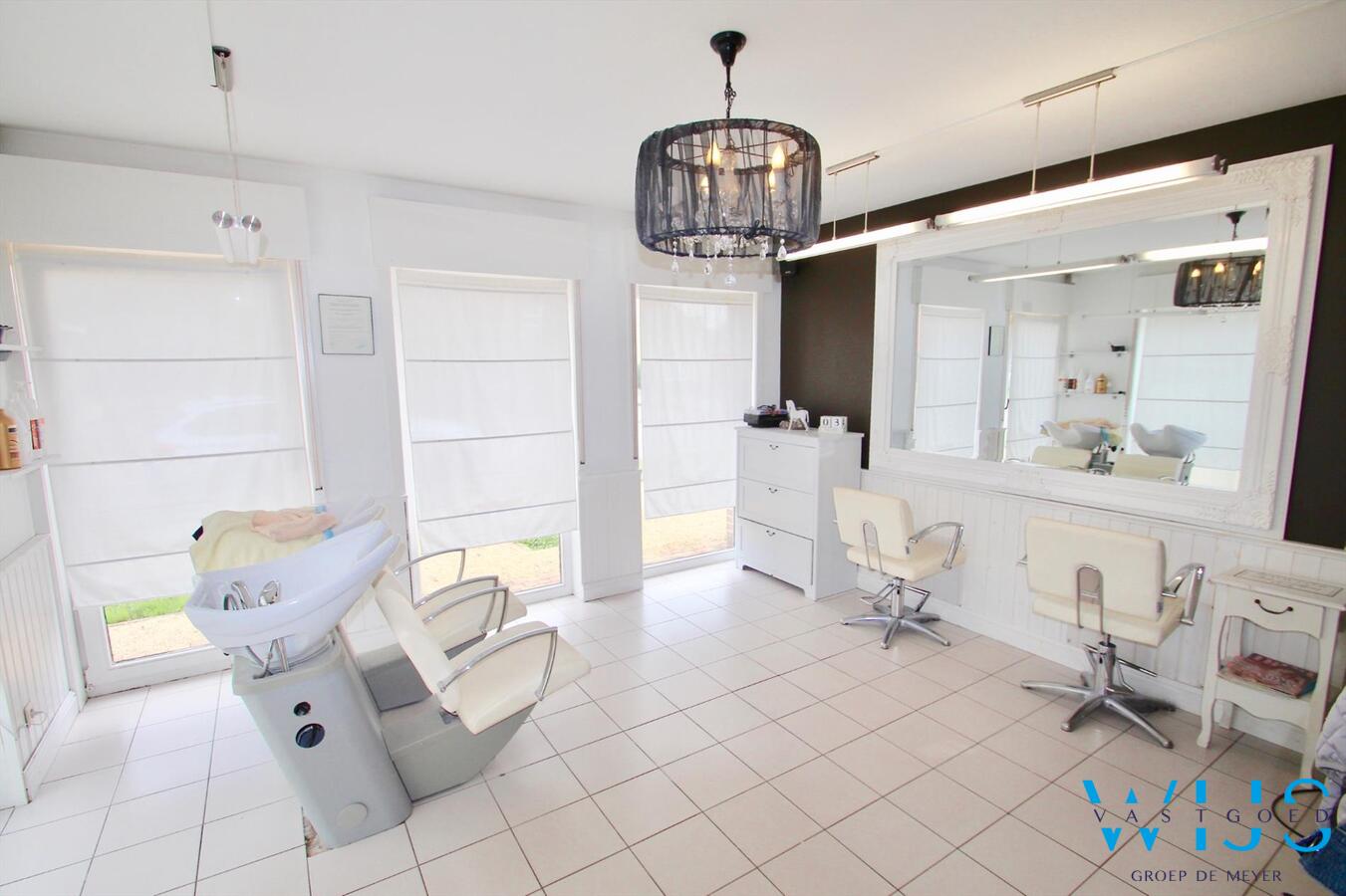 Gezellig &amp; ruim woonhuis in een zeer aangename wijk te Ertvelde ! 