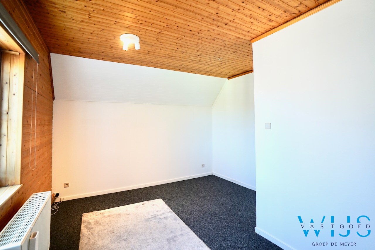 Instapklare gezinswoning met 4 slaapkamers in woonwijk te EVERGEM ! 