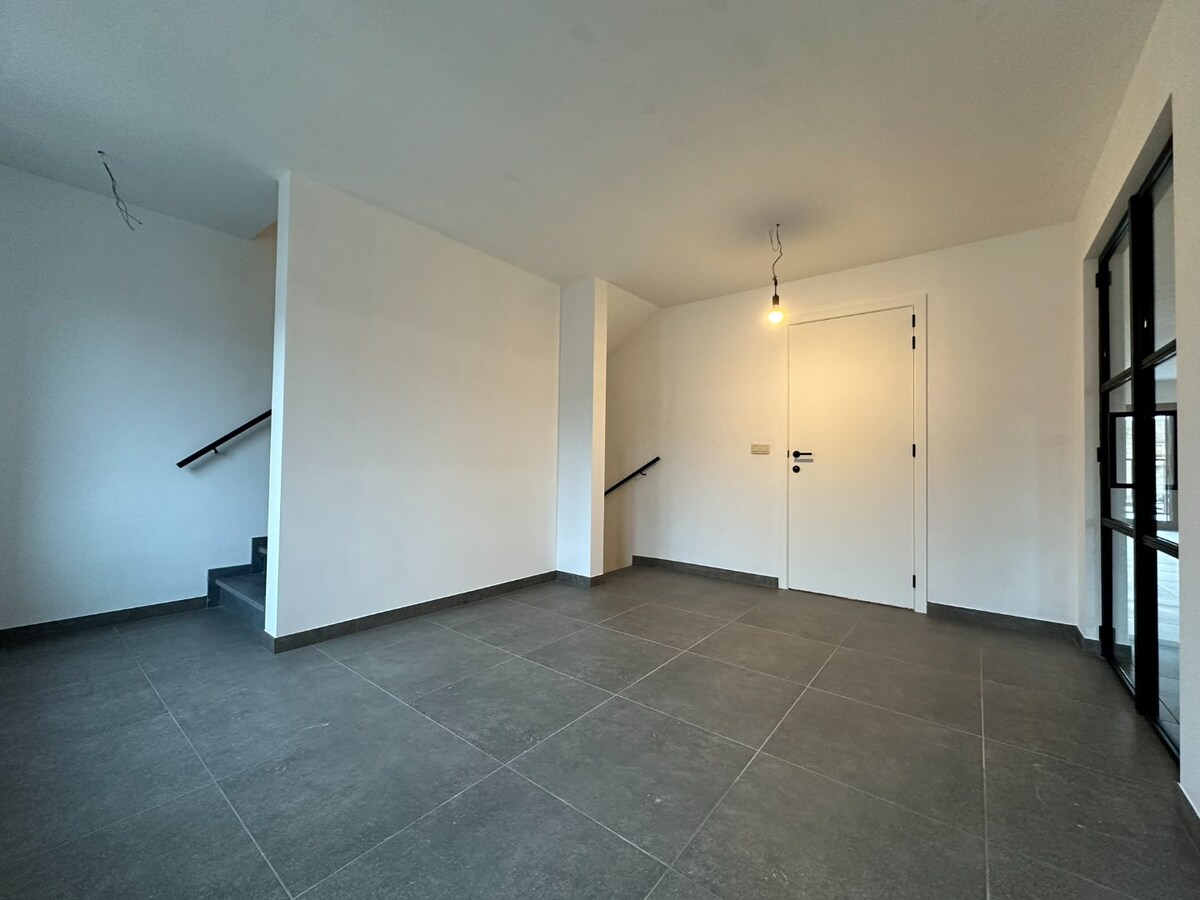 Prachtig, volledig gerenoveerd duplex appartement met 3 slaapkamers 
