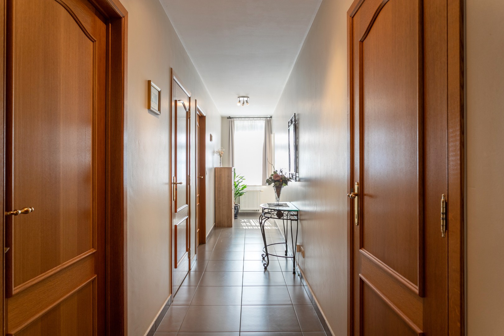 Appartement met 2 slpk, ruim terras en kelder 