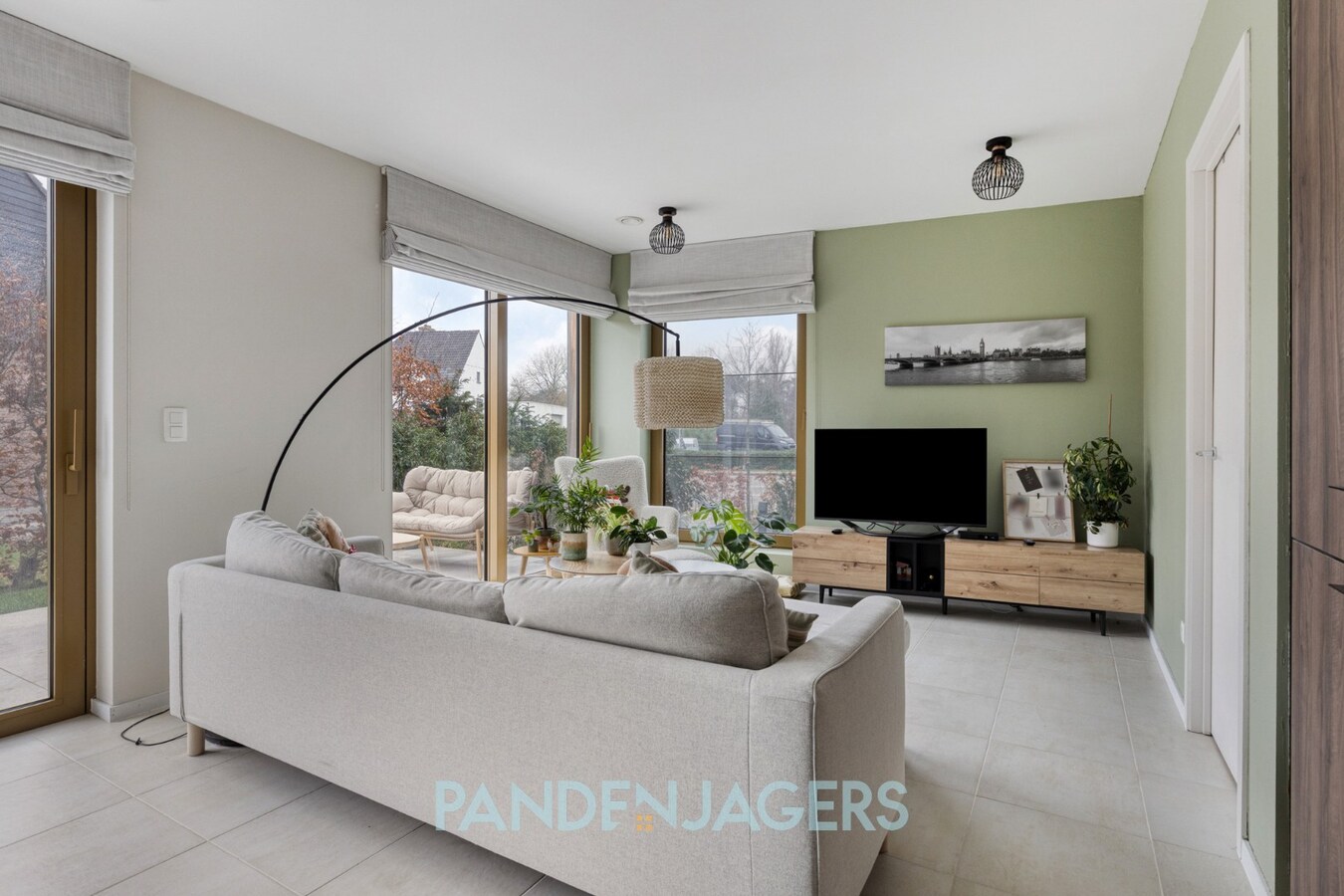 Recent gelijkvloers appartement met tuin, autostaanplaats en extra berging te Duffel 