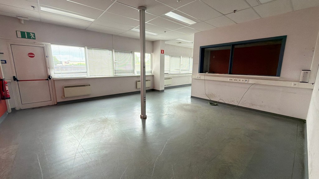 Logistiek gebouw te huur in industriezone Mechelen-Noord