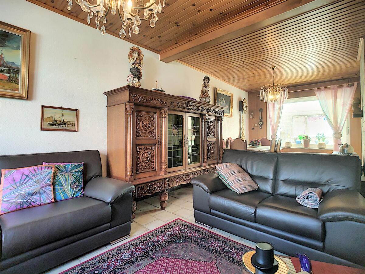 Te moderniseren woning op aangename ligging - Heist 