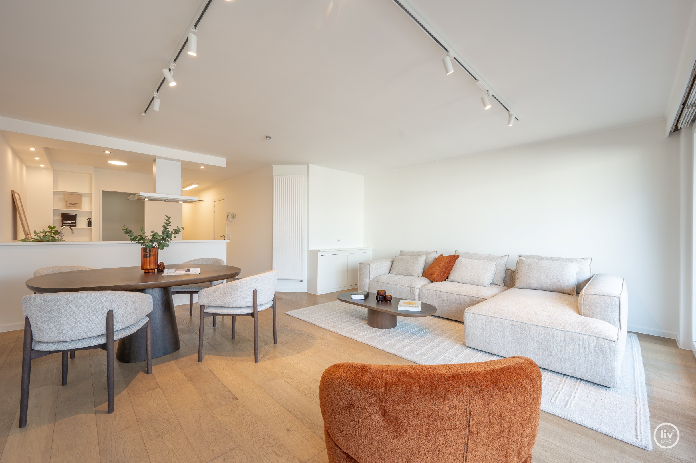 Centraal gelegen 2-kamer appartement met zuidgericht terras op de Lippenslaan. 