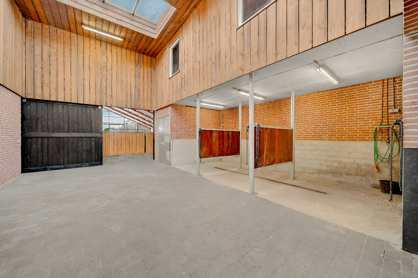 Stunning equestrian estate on approximately 3.5 ha/8.65 acres in Poppel 