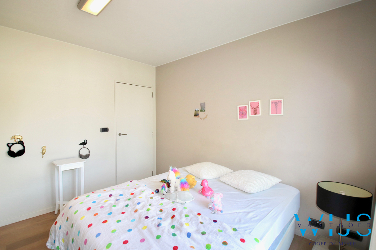 Karaktervol woonhuis met 5 slaapkamers &amp; prachtige tuin te CENTRUM Assenede ! 