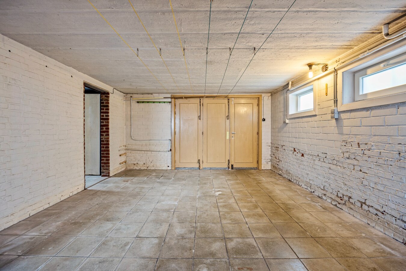 Solide en op te frissen woning te koop vlakbij centrum Lozer 