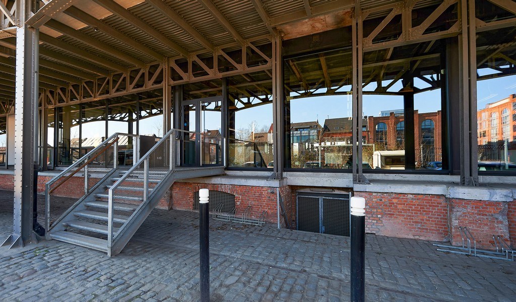 Uitzonderlijk loftkantoor te koop aan de Voorhaven in Gent