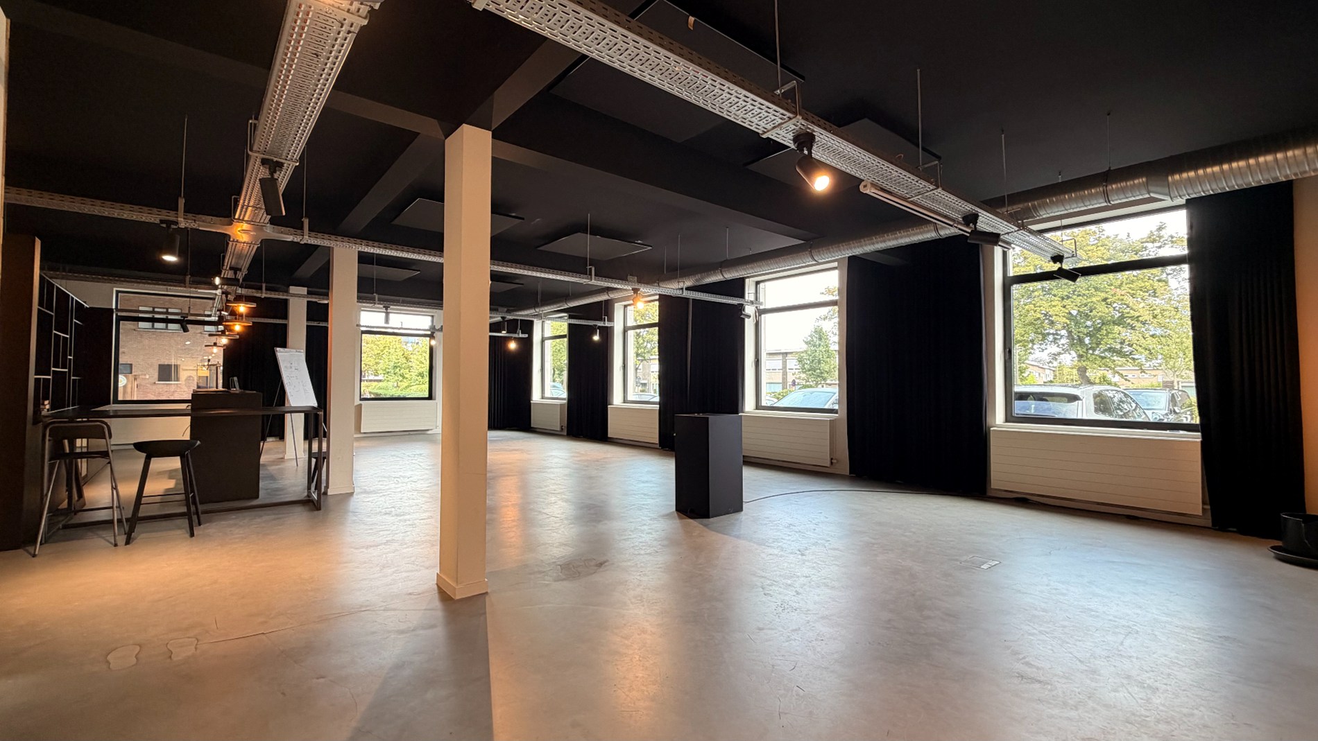 Instapklare kantoren met ruime parking te huur in Mechelen