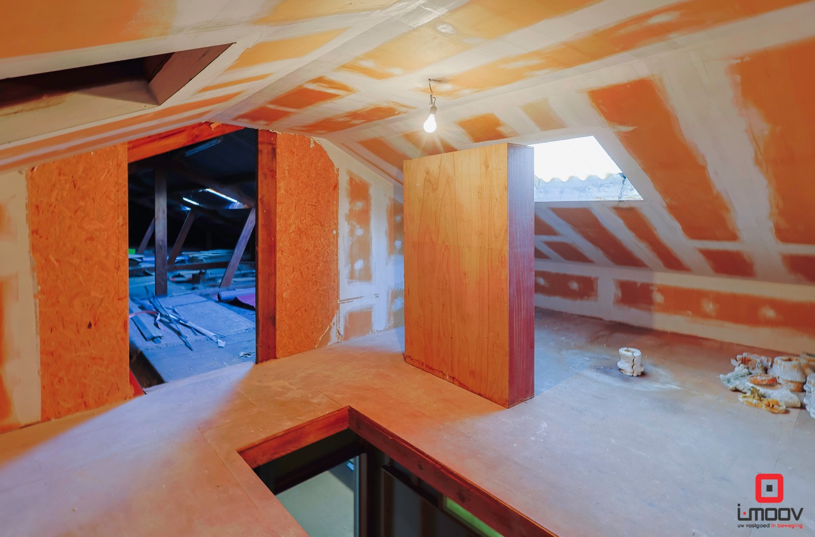 Bel-etagewoning met tuin, loods (450 m²) en tal van mogelijkheden 