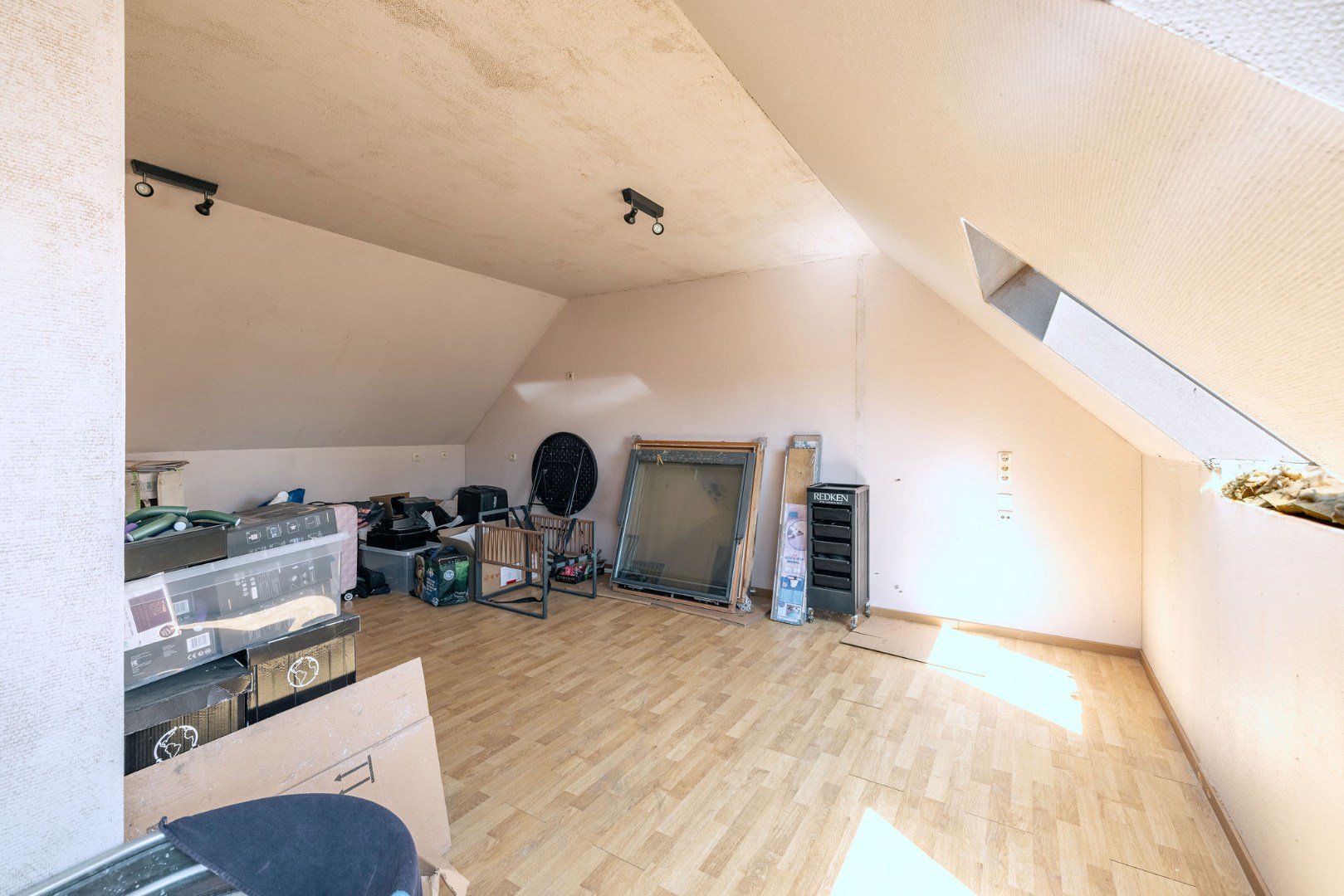 Instapklaar duplexappartement met ruim terras op centrale ligging te Wetteren 