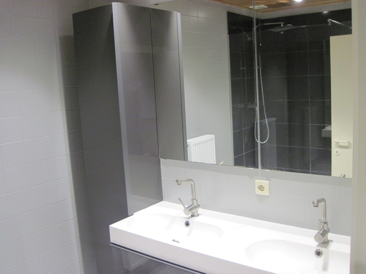 Ruim 2-slp-appartement met zonneterras ! 