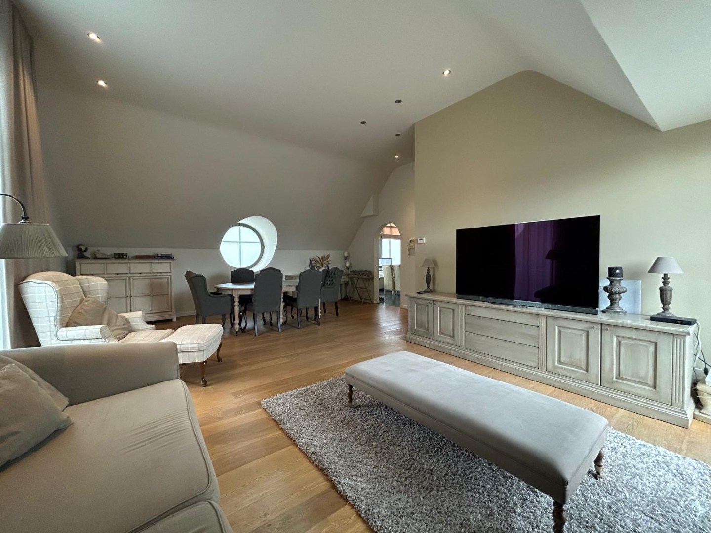 Exclusief wonen in alle rust en ruimte – Penthouse in Geel 