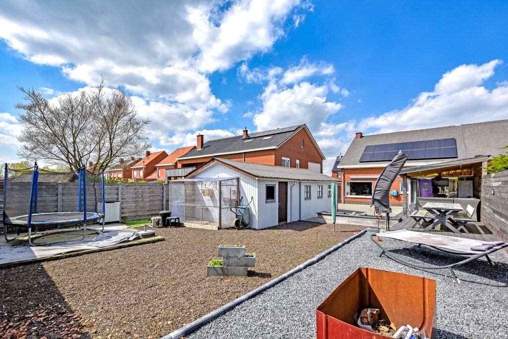 Ruime gezinswoning met 3 slaapkamers en garage te Langemark 