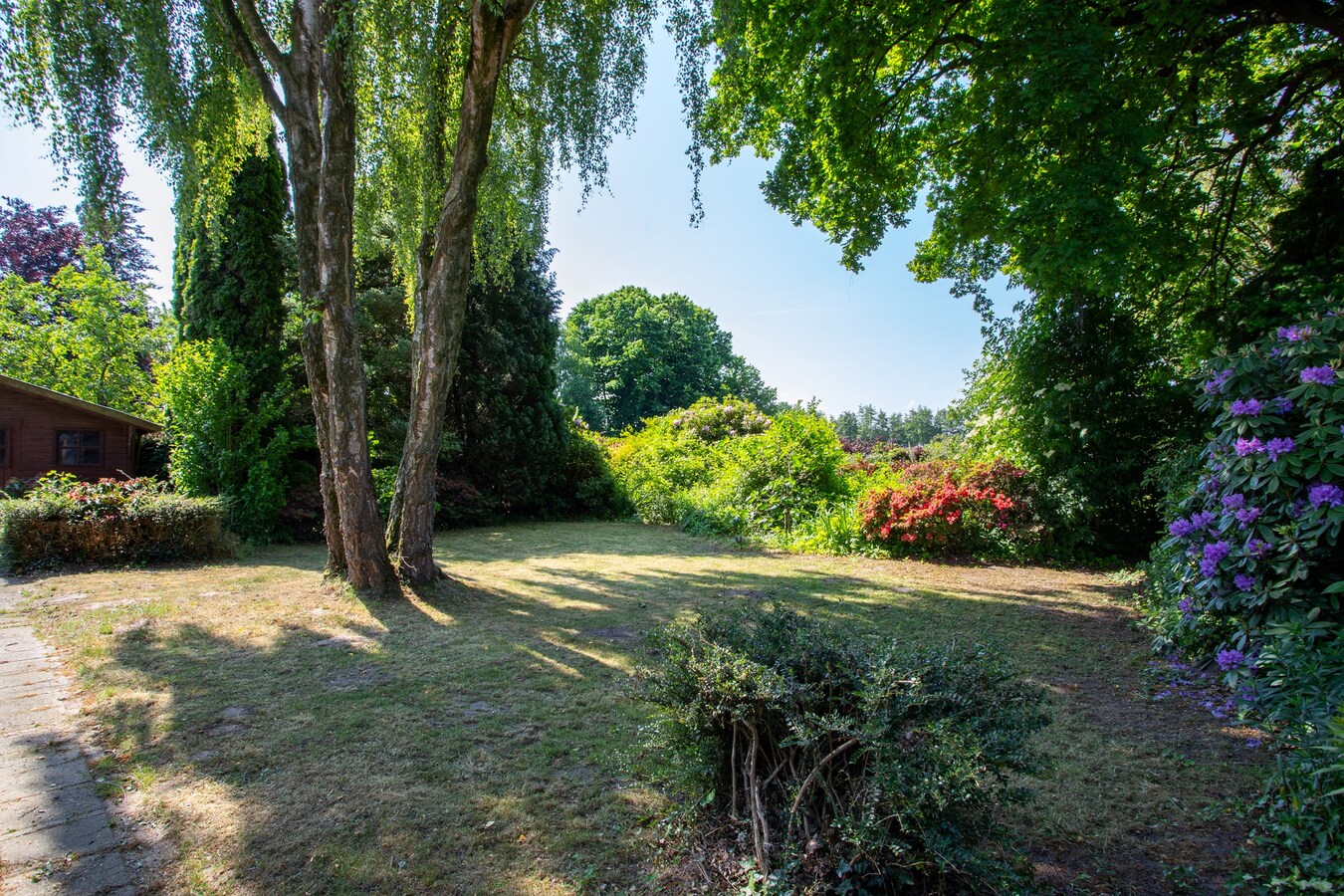 Royale vrijstaande gezinswoning gelegen op 500m2 in het centrum van Hoogeloon. 