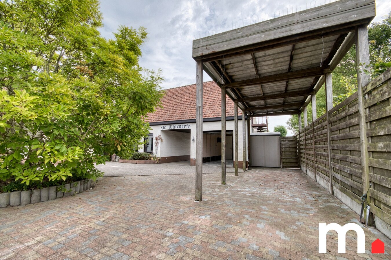 Unieke woning met zwembad en prachtig verzicht op het Preshoekbos ! 