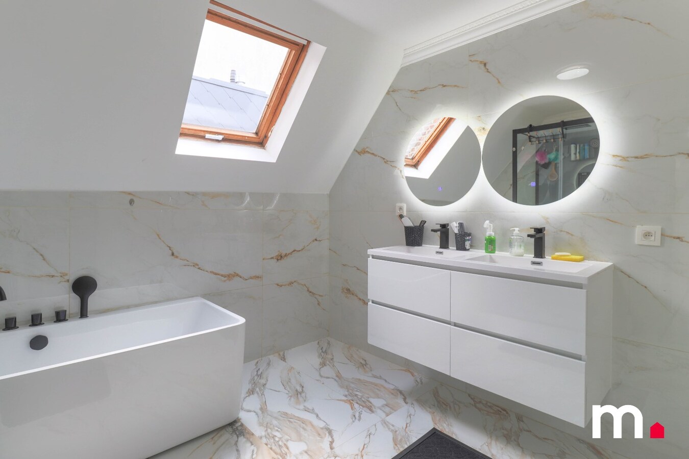 Instapklare woning te Wevelgem met 4 slaapkamers en 2 badkamers! 