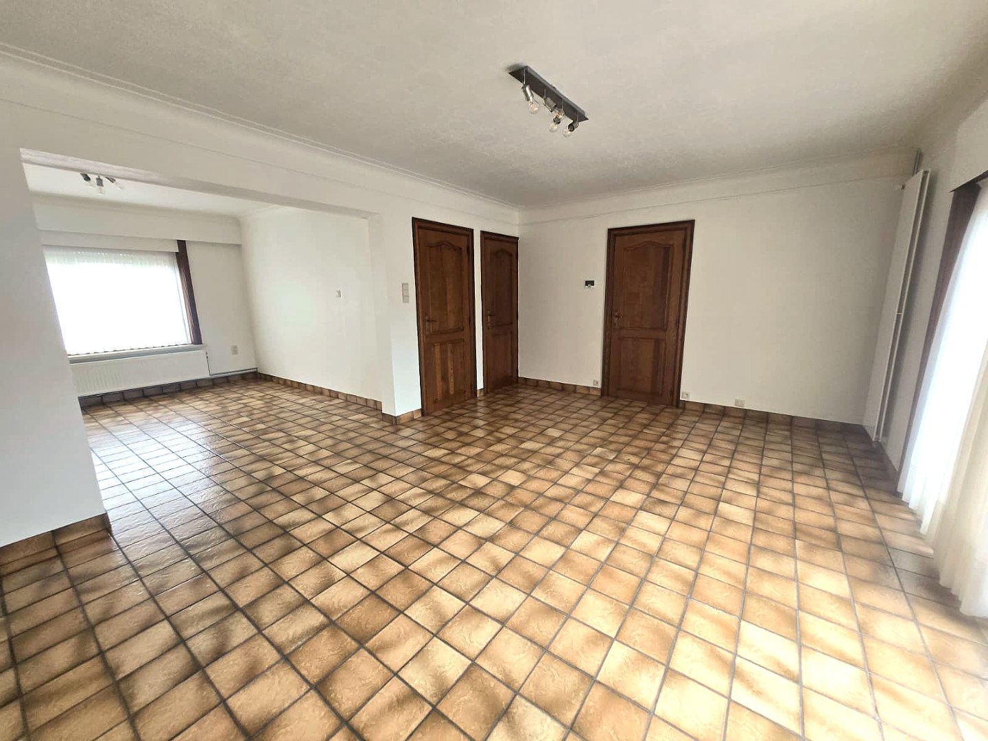 Rustig gelegen, recent gerenoveerde halfopen woning 